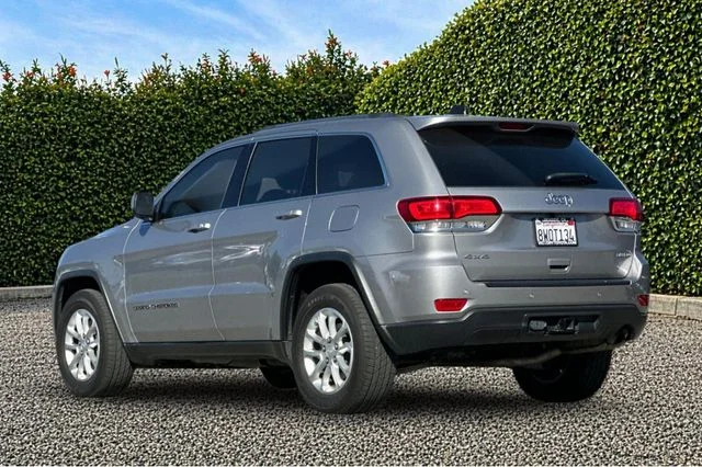 Used 2021 Silver Jeep Laredo E image 6