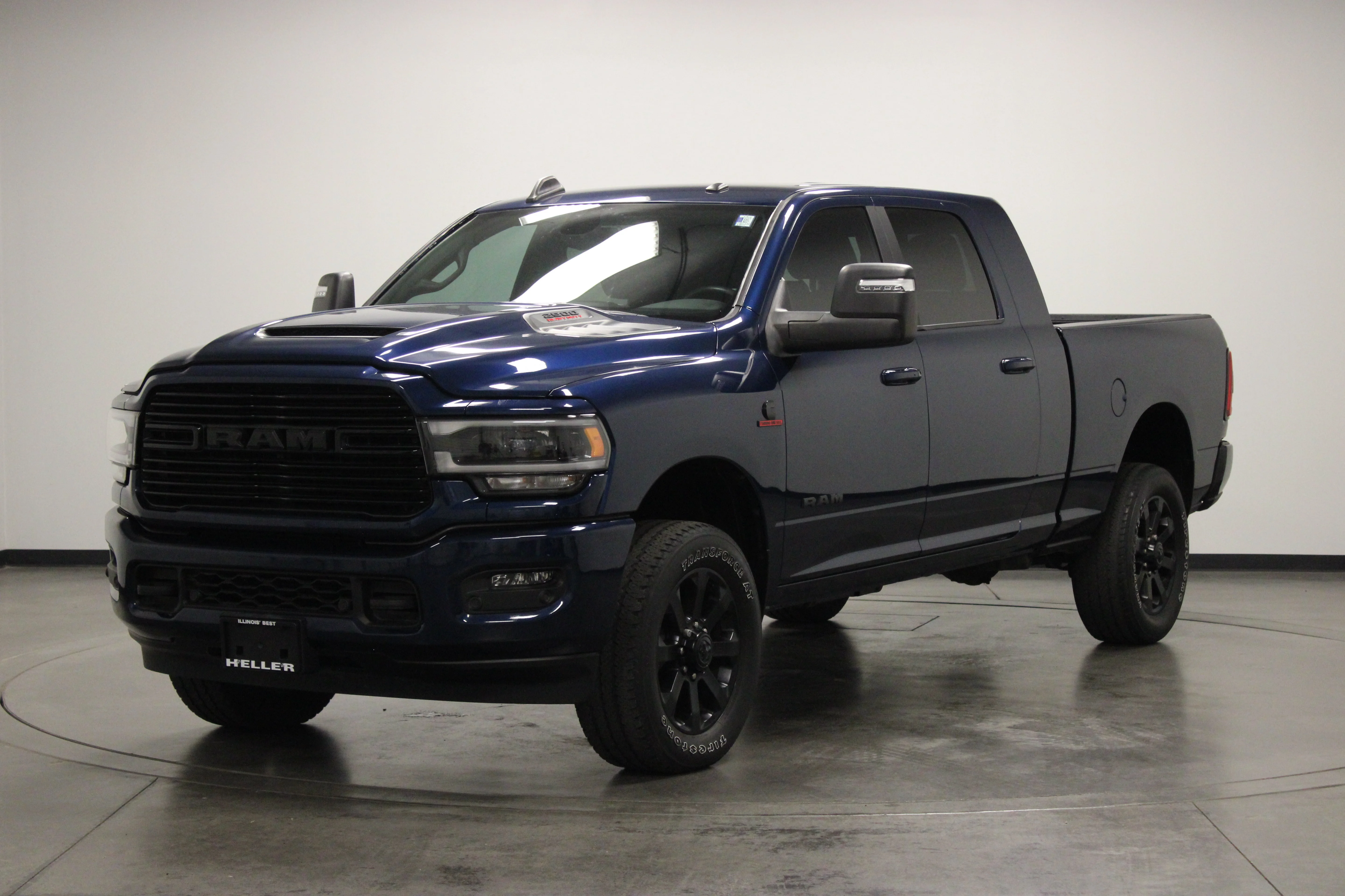 Used 2023 Patriot Blue Pearlcoat Ram Laramie image 4