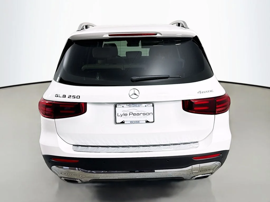 New 2026 Polar White Mercedes-Benz GLB 250 image 10