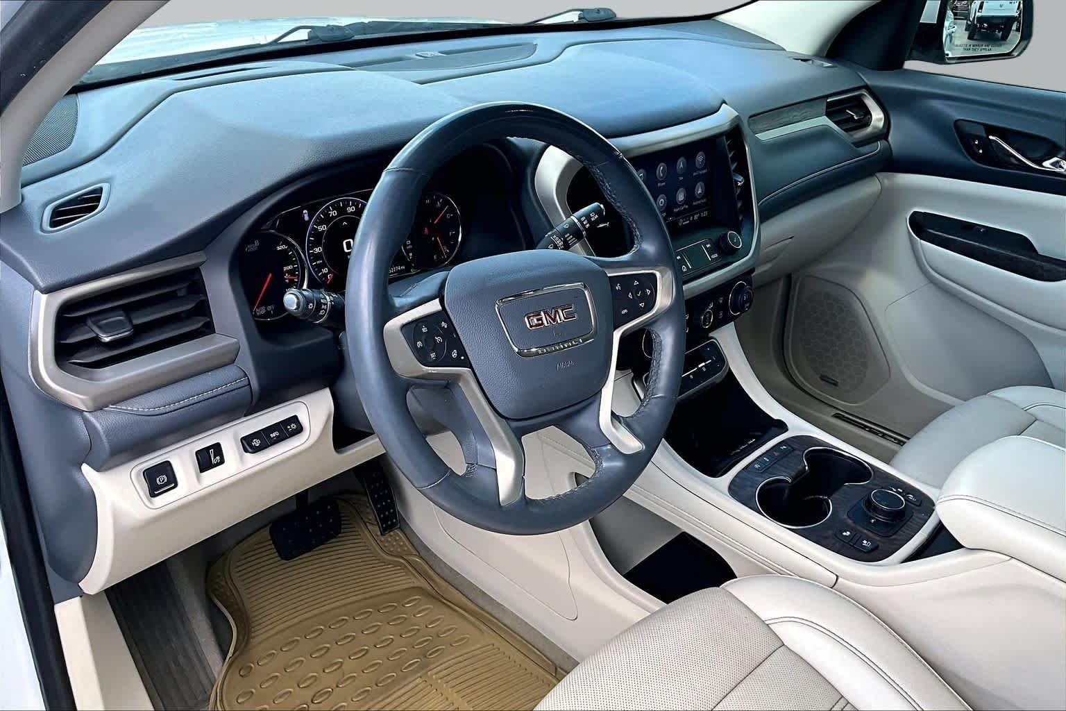 Used 2023 White Frost Tricoat GMC Denali image 18