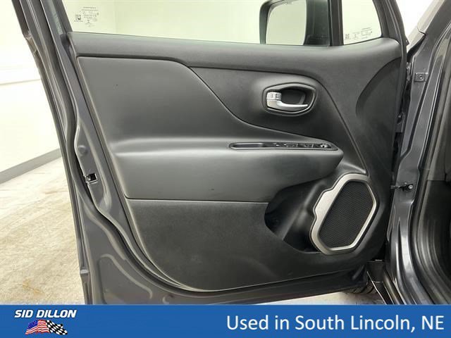 Used 2022 Graphite Gray Jeep Latitude image 16