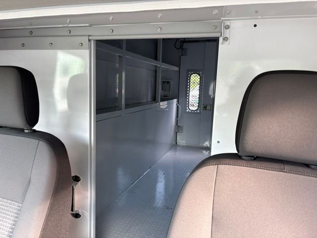 2026 Ford Transit-350 — photo 33