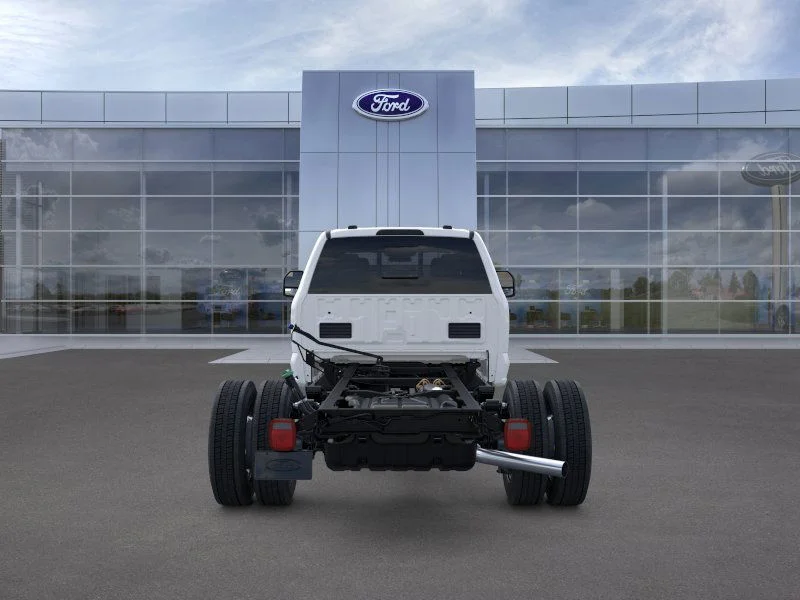 New 2025 Oxford White Ford F-550® XL image 5