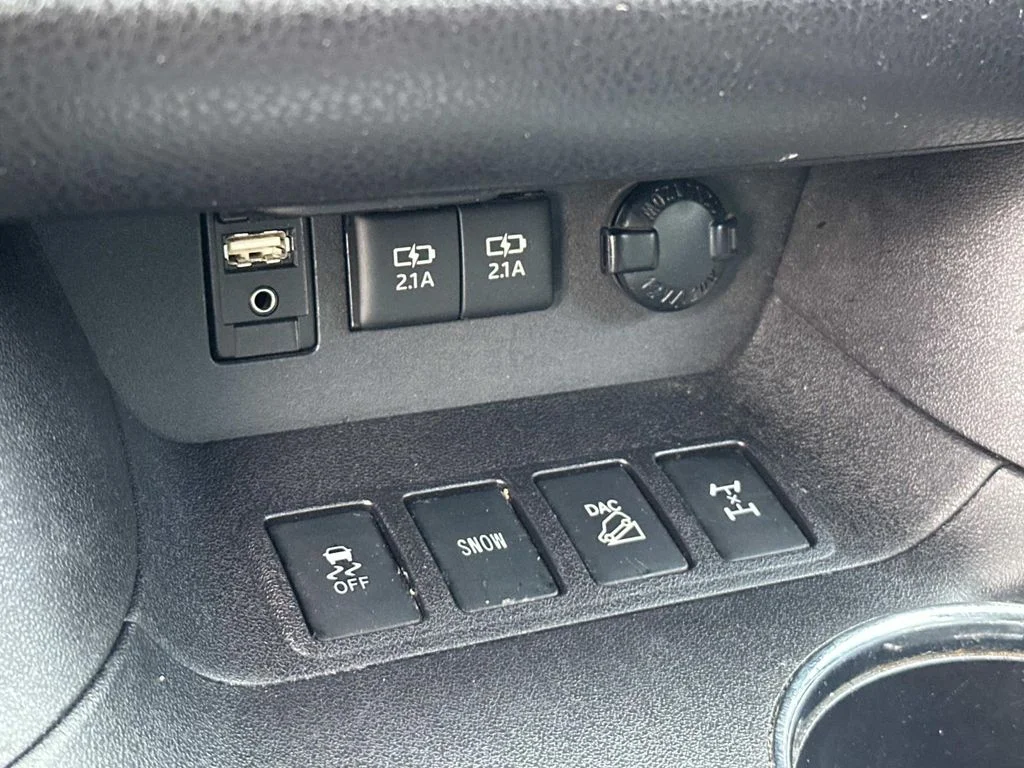Used 2018 Black Toyota XLE image 18