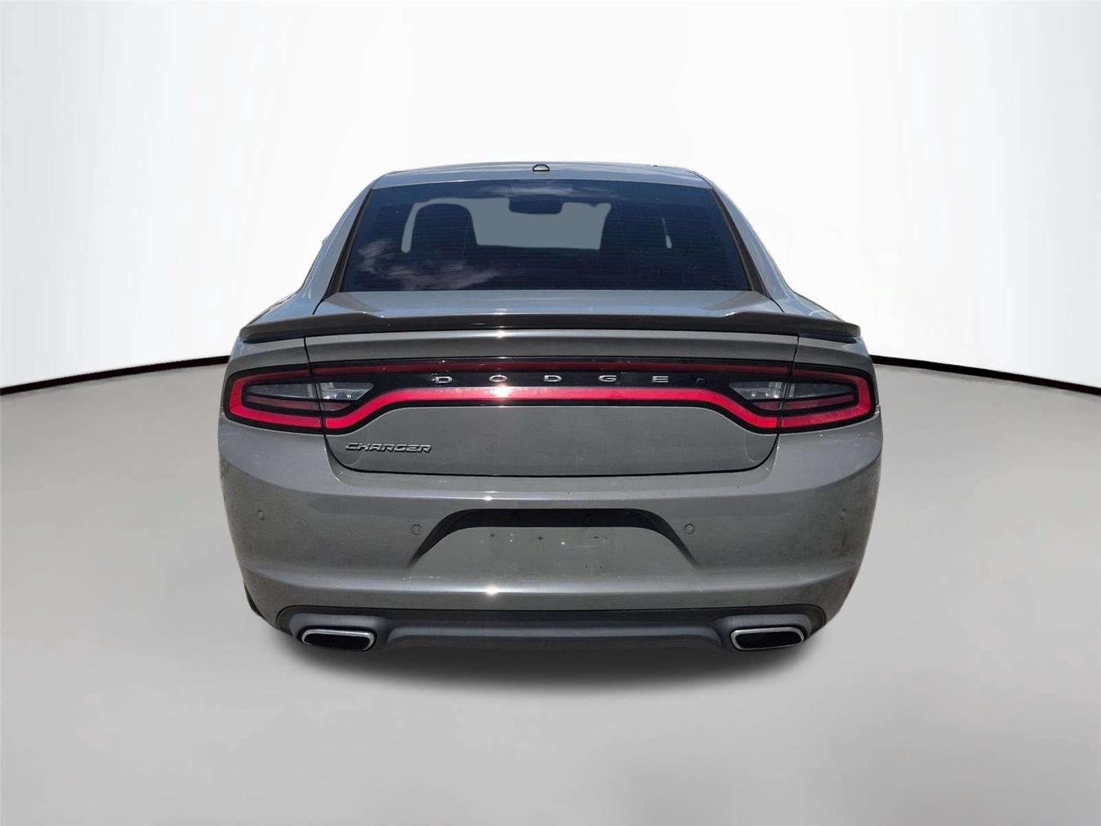 Used 2017 Destroyer Gray Clearcoat Dodge SE image 4