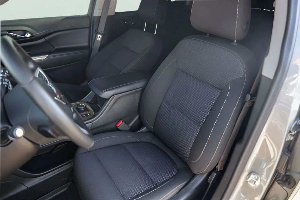 Used 2023 Silver GMC SLE image 10