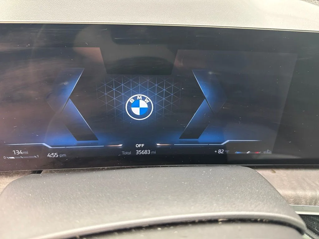 Certified Used 2025 White BMW xDrive40i image 2