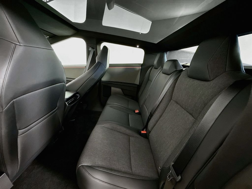 Used 2025 Silver Tesla Long Range image 25