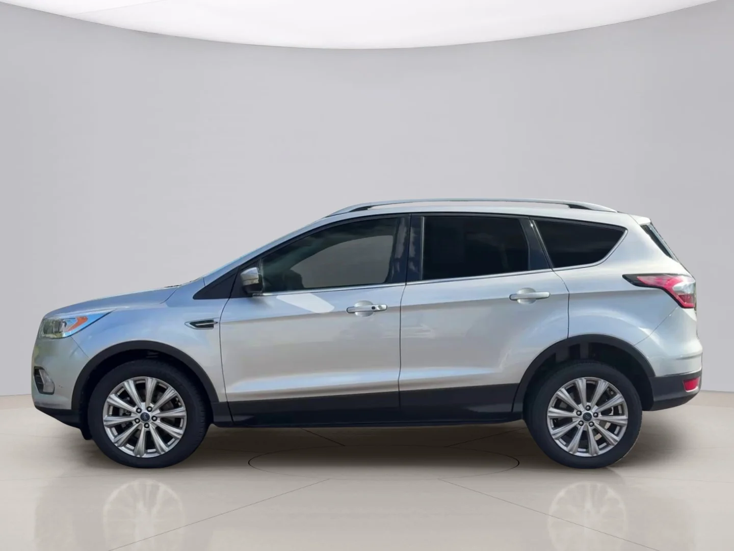 Used 2017 Silver Ford TITANIUM AWD image 2