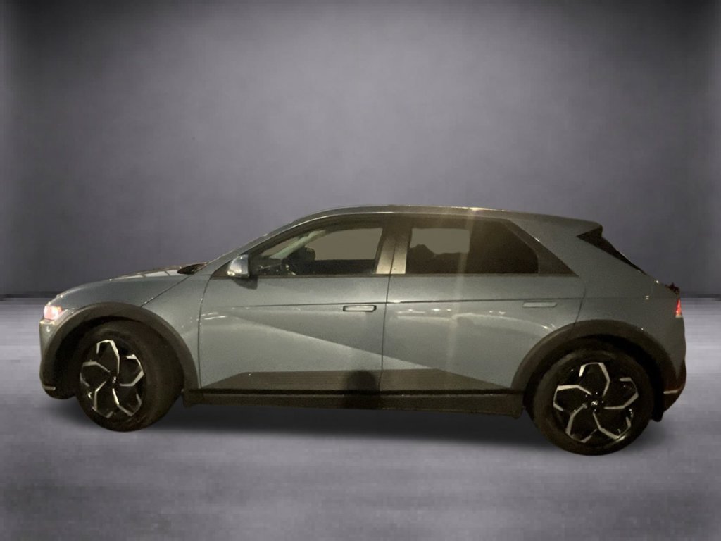 Certified Used 2024 Blue Hyundai SE Standard Range image 6