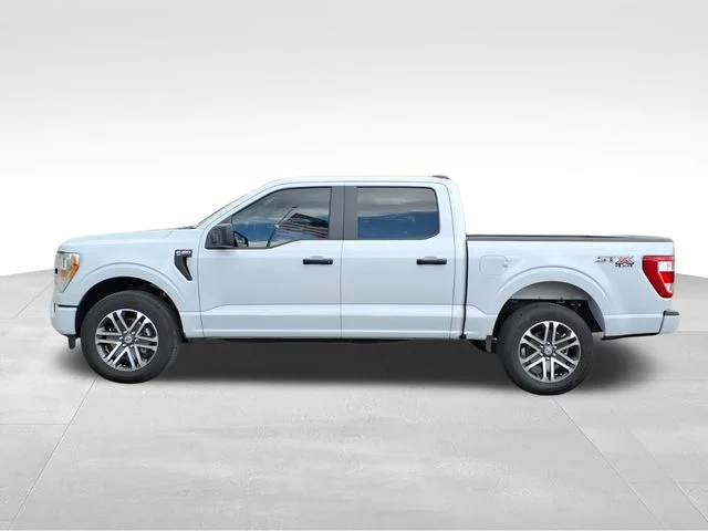Used 2022 White Ford XL image 4