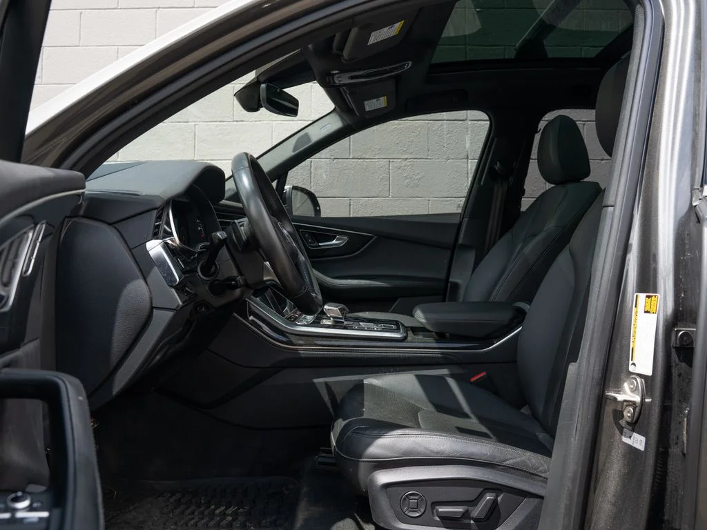 Used 2021 Gray Audi 55 Prestige image 17