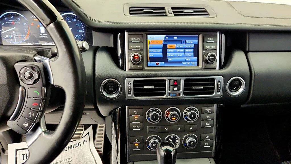 Used 2011 Stornoway Grey Metallic Land Rover 4WD 4dr SC image 18