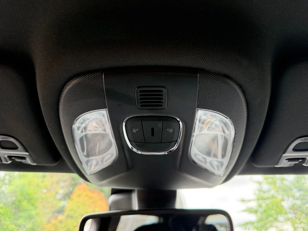 Used 2024 White Jeep Latitude image 27