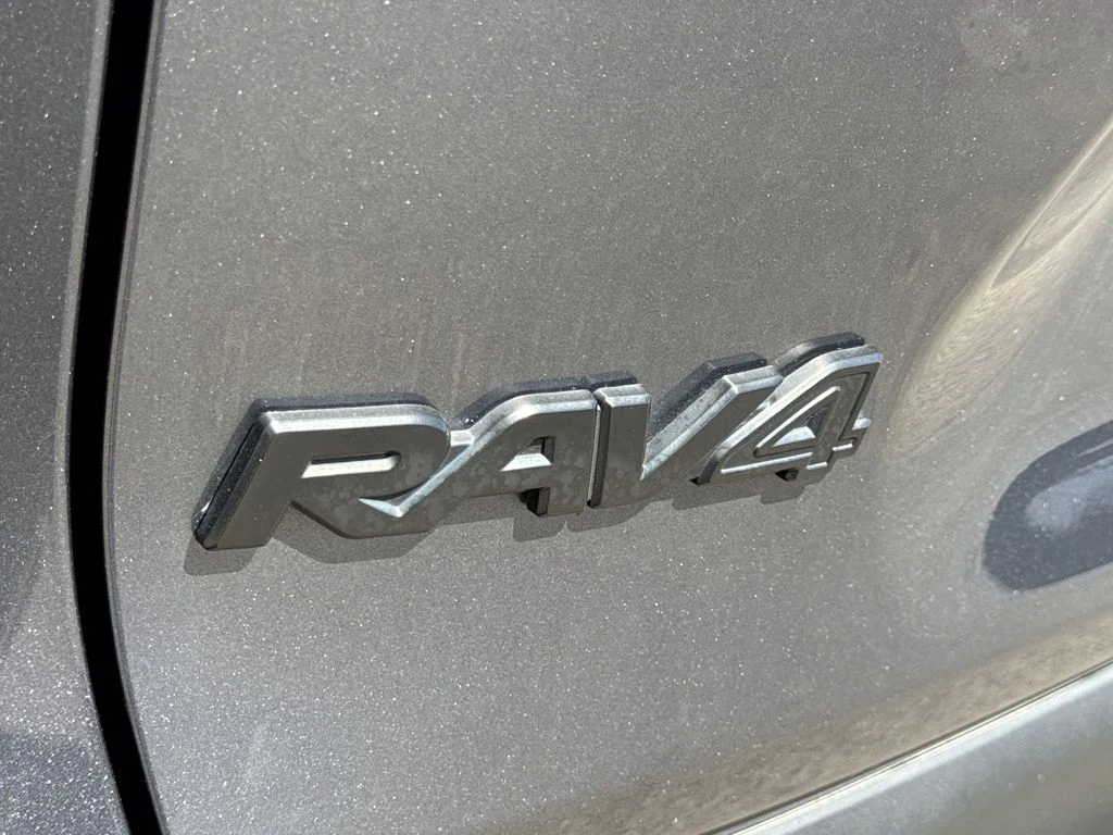 Used 2020 Gray Toyota LE image 10