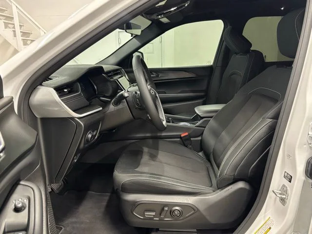 Used 2025 White Jeep Laredo X image 16