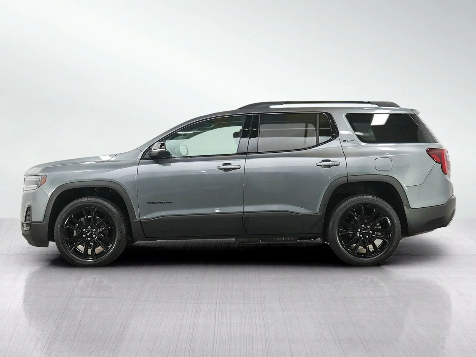 Used 2022 GMC Acadia SLE with VIN 1GKKNRL42NZ134660 for sale in Bloomington, Minnesota
