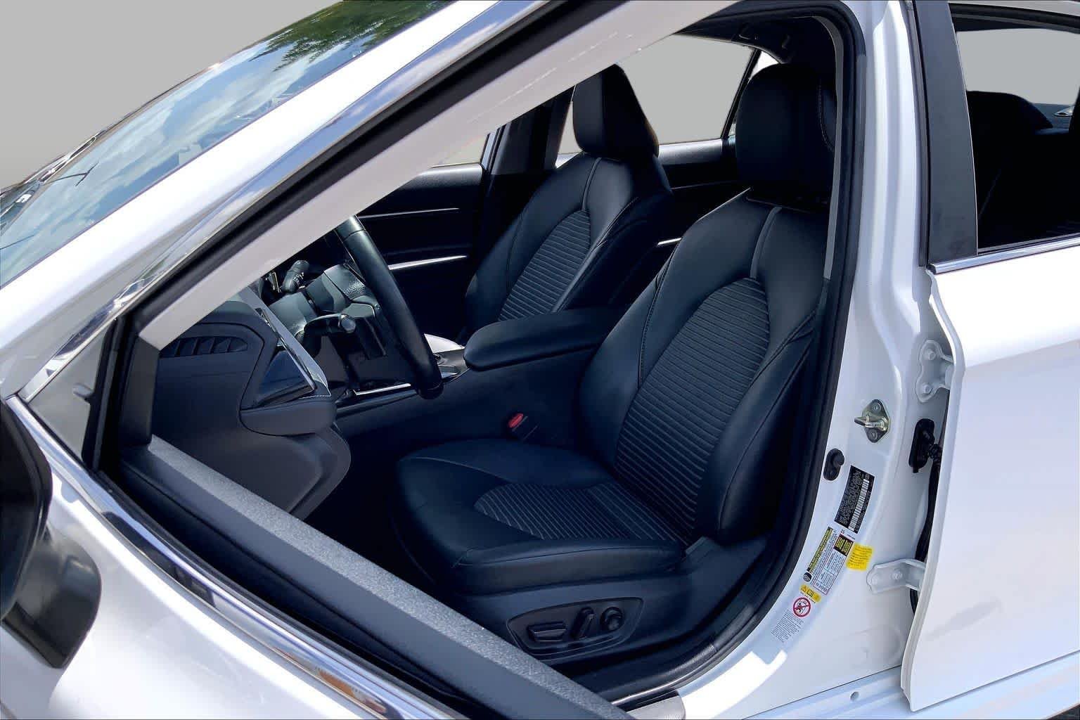Used 2019 Super White Toyota SE image 8