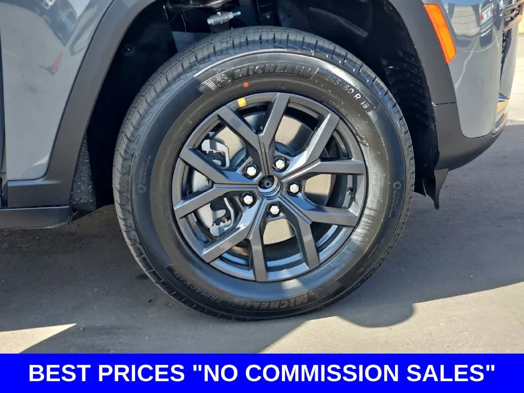 New 2027 Sting-Gray Clearcoat Jeep Laredo Altitude image 41