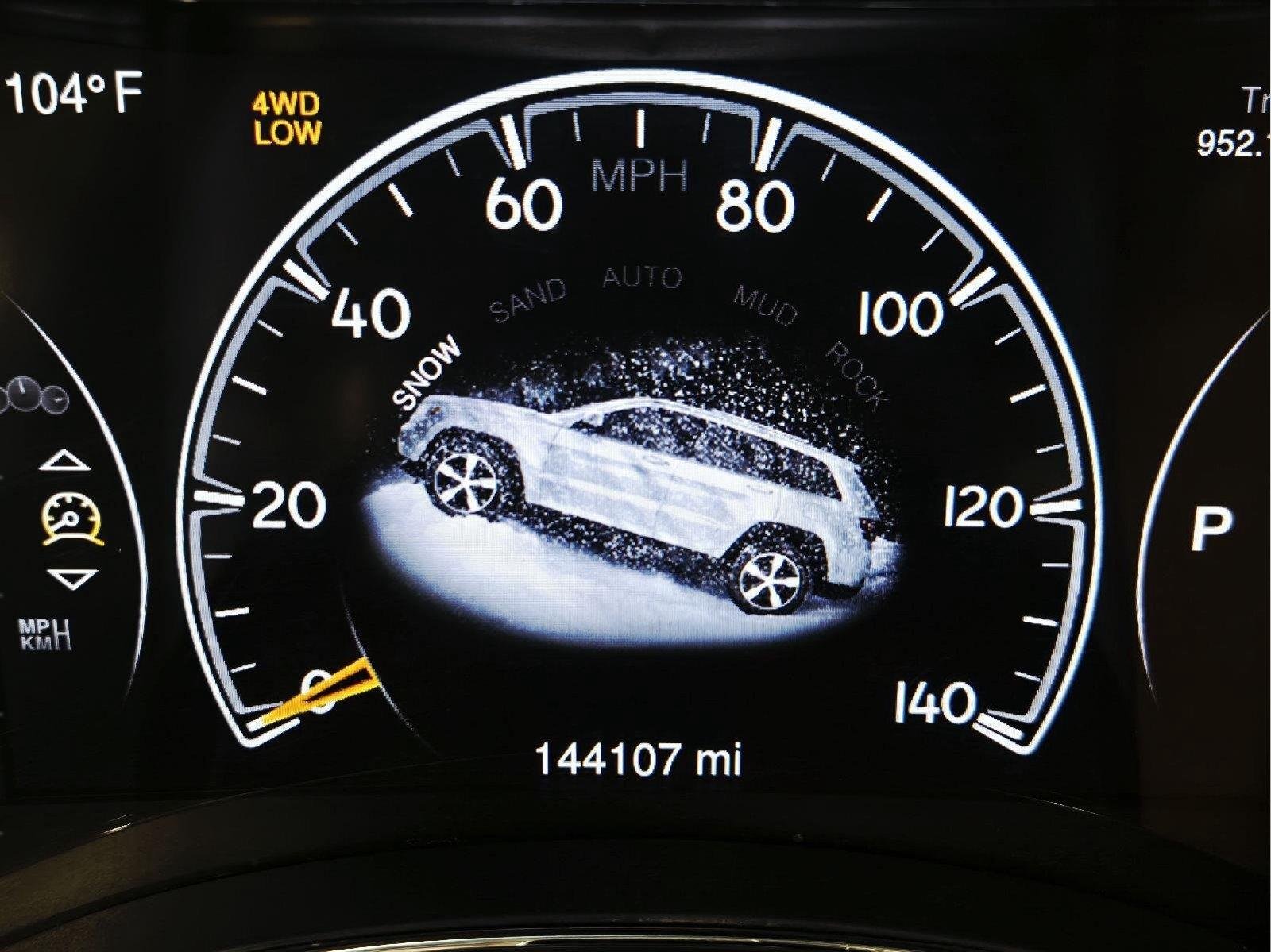 Used 2015 Bright White Clearcoat Jeep Limited image 32