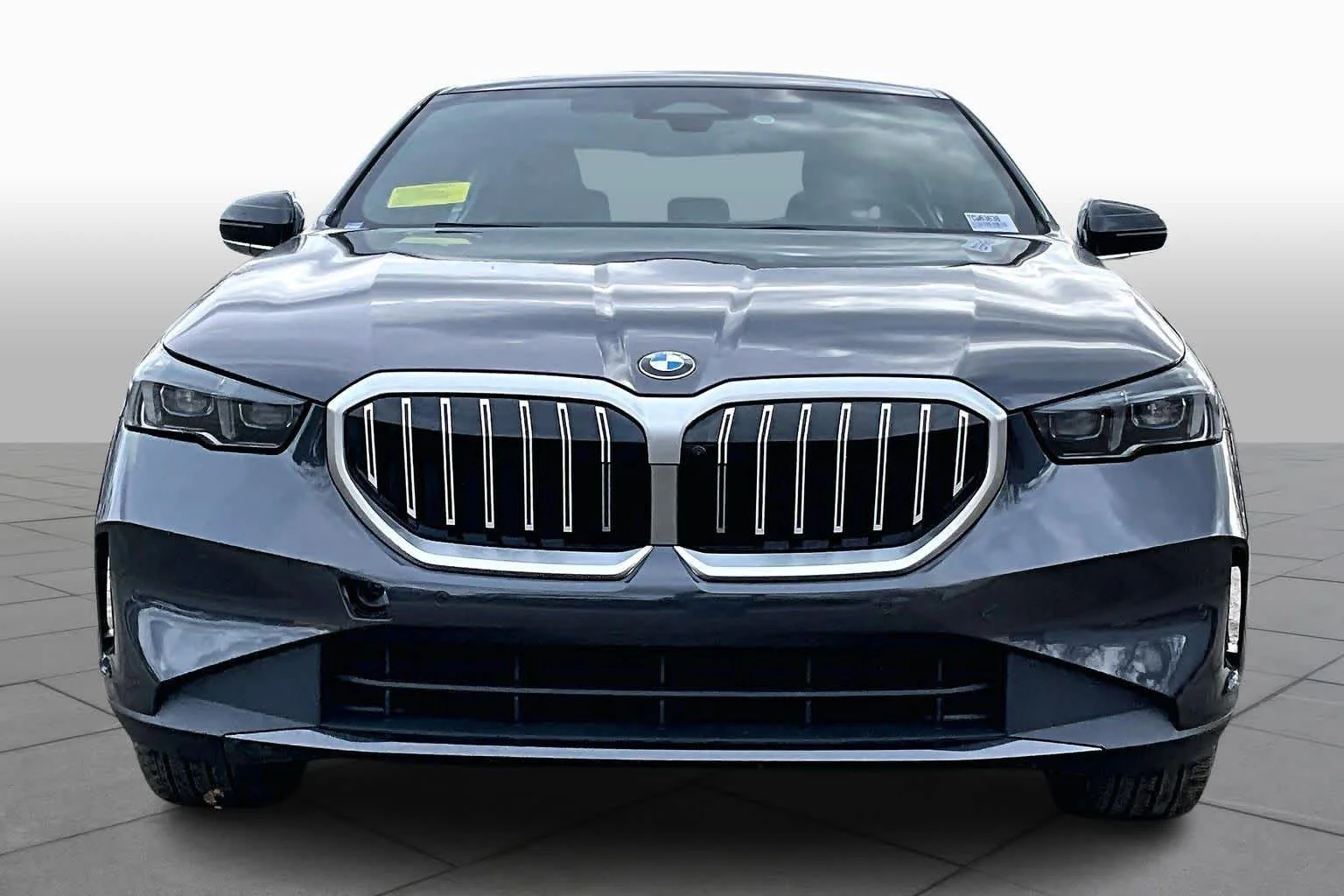 New 2026 Dark Graphite Metallic BMW 530i xDrive image 2