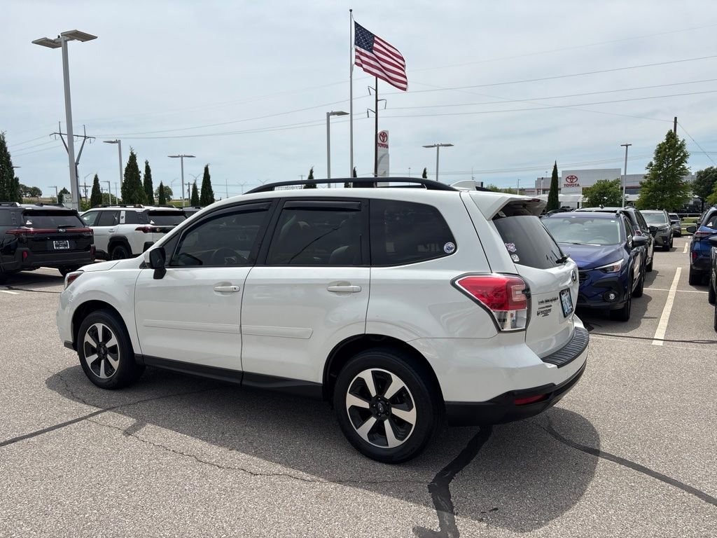 Used 2017 White Subaru 2.5i Premium image 6