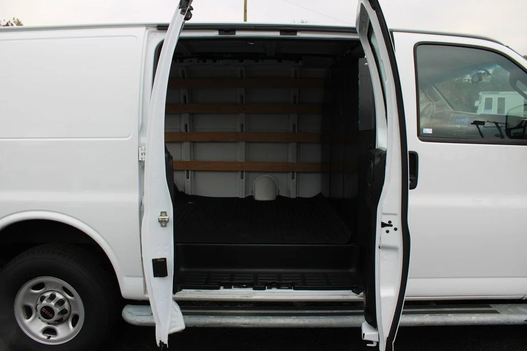 2023 GMC Savana Cargo Work Van - Photo 36