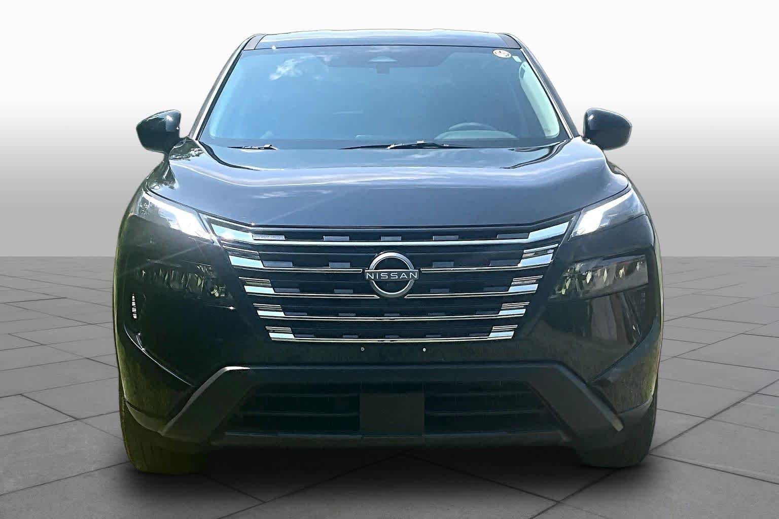 Used 2026 Super Black Nissan SV image 4