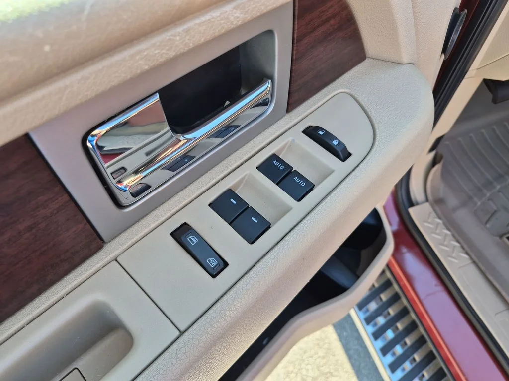 Used 2014 Orange Ford King Ranch image 19