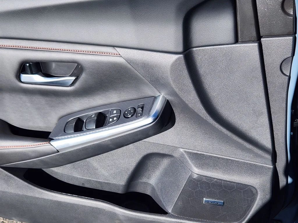 2025 Nissan Sentra SR - Photo 11