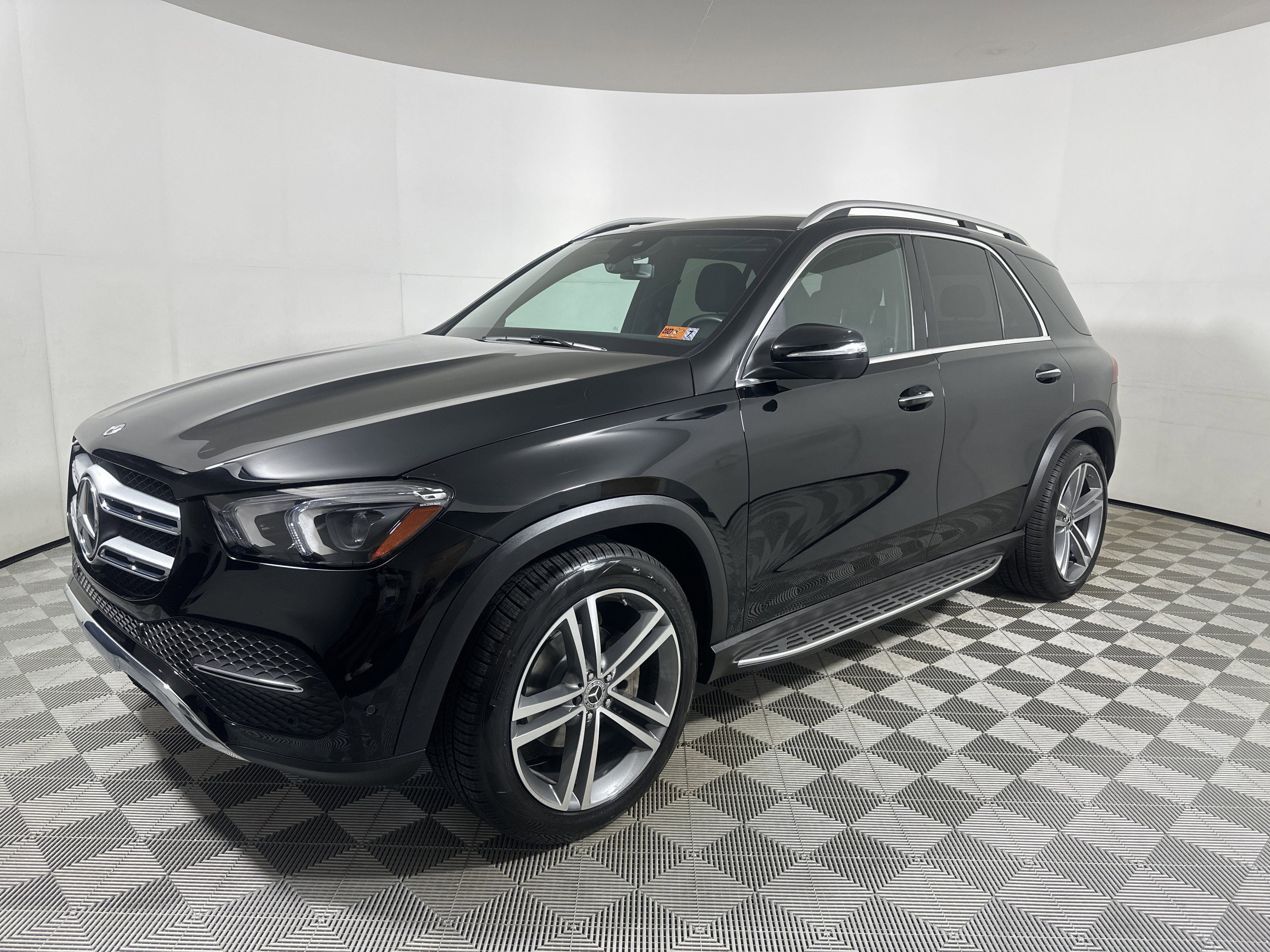 Certified Used 2022 Black Mercedes-Benz GLE 350 image 3