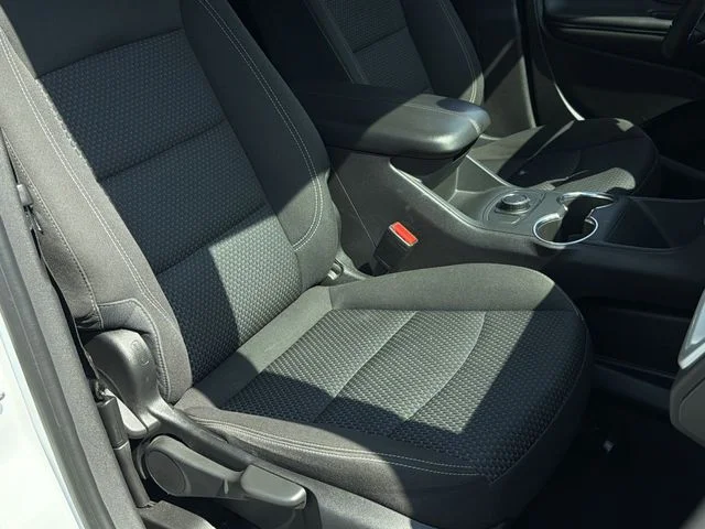 Used 2024 White GMC SLE image 33