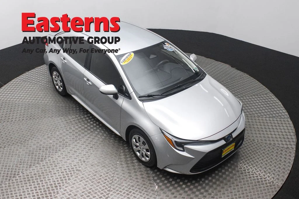 Used 2024 Silver Toyota LE image 3
