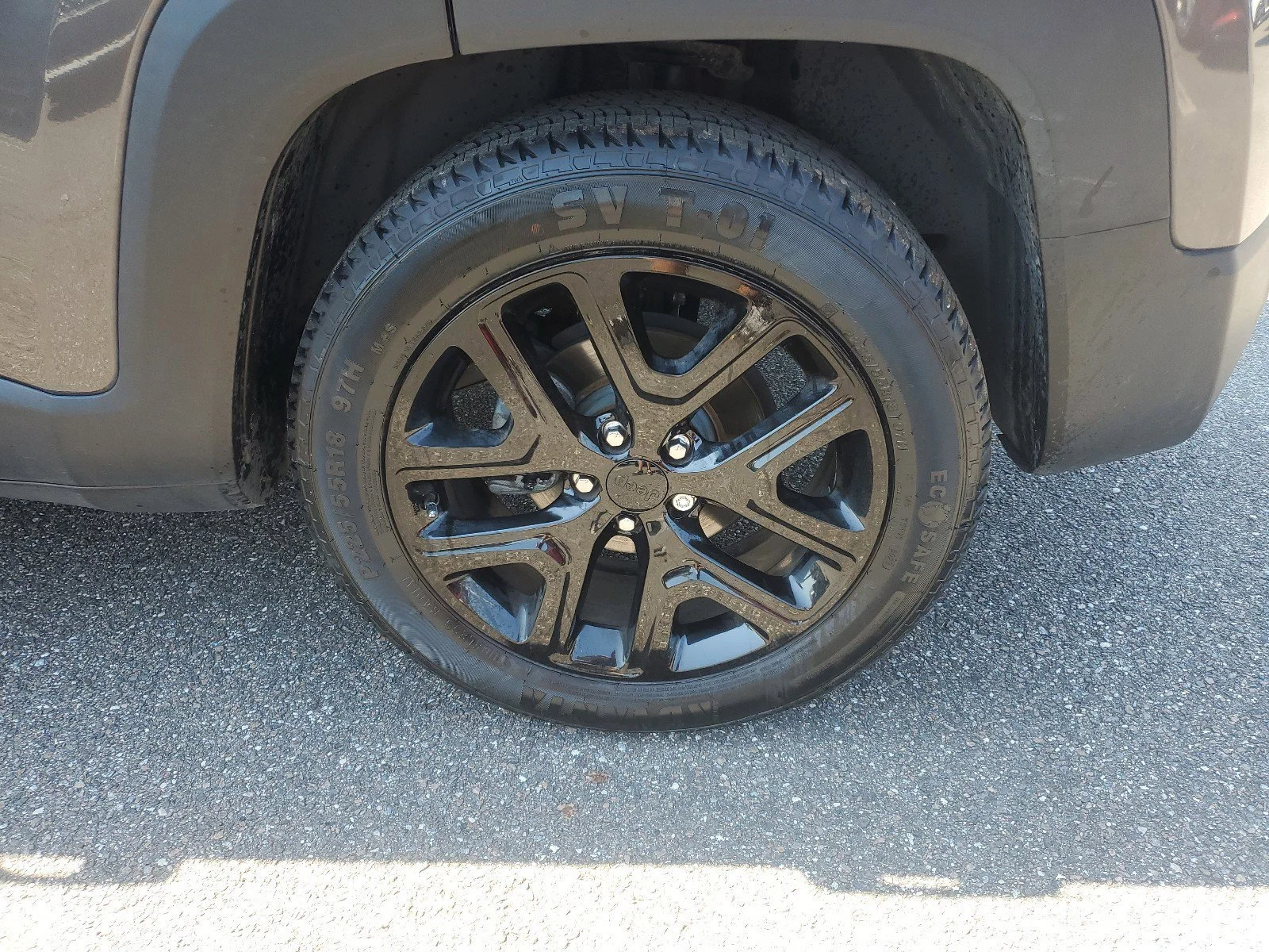 Used 2018 Granite Crystal Metallic Clearcoat Jeep Altitude image 7