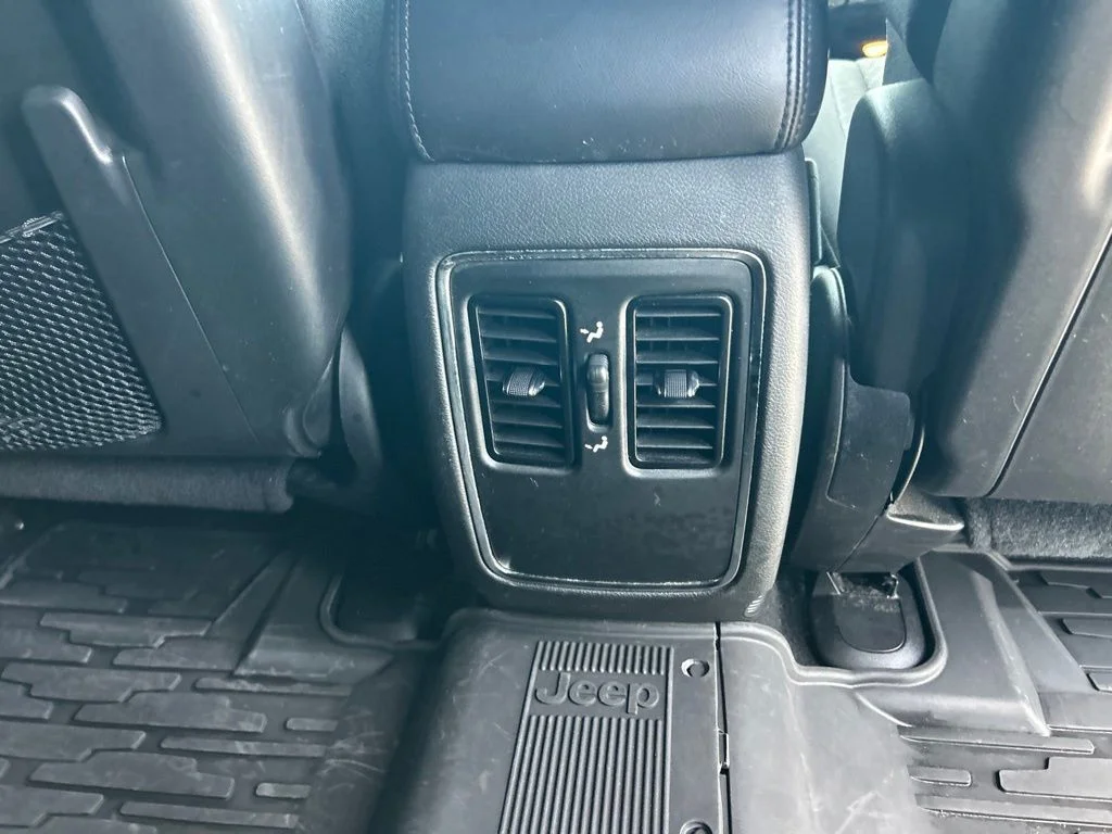 Used 2021 Black Jeep Laredo E image 27