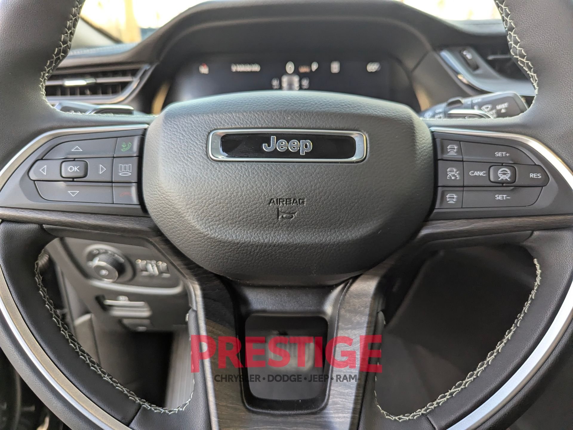 New 2026 Diamond Black Crystal Pearlcoat Jeep Limited image 14