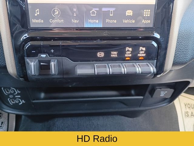 Used 2024 Silver Ram Laramie image 19