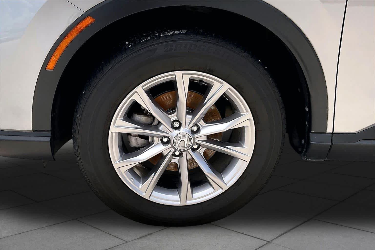 Used 2023 Lunar Silver Metallic Honda EX-L image 9