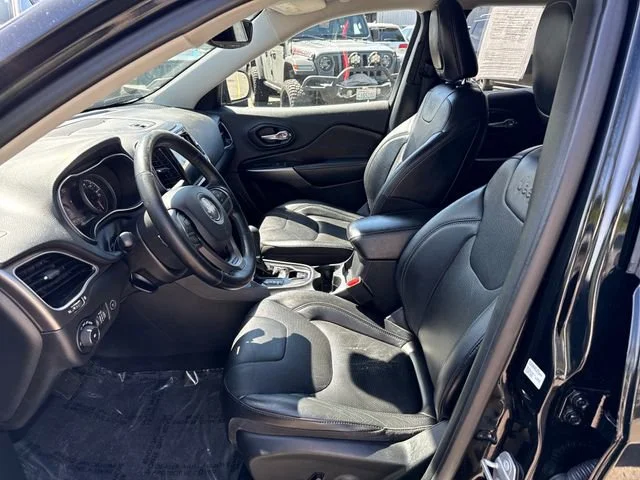 Used 2019 Diamond Black Crystal Pearlcoat Jeep Limited image 14
