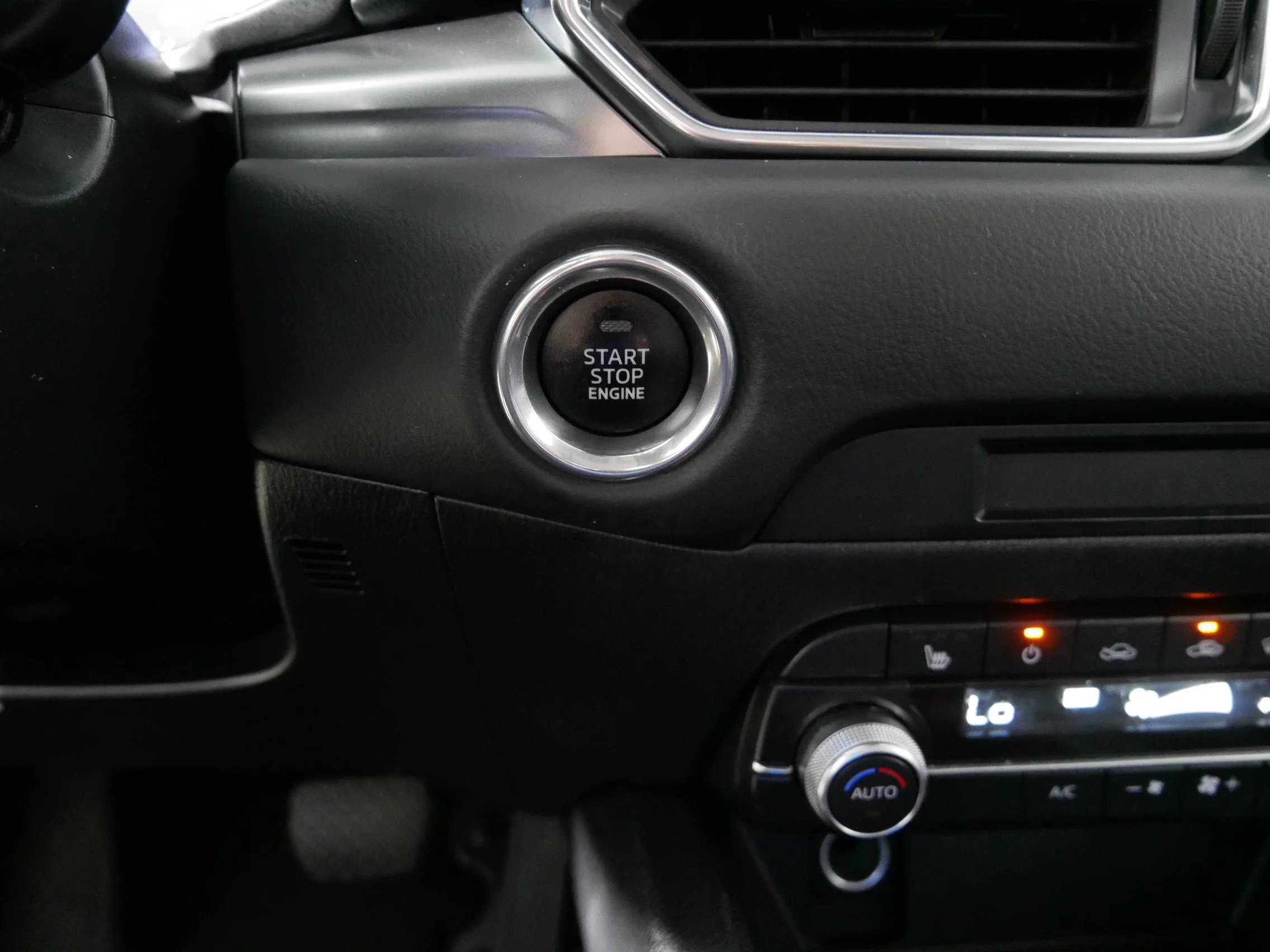 Used 2025 Jet Black Mica Mazda 2.5 S Preferred Package image 29