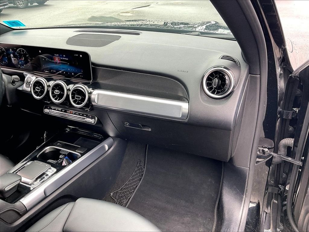 Used 2020 Cosmos Black Metallic Mercedes-Benz GLB 250 image 12