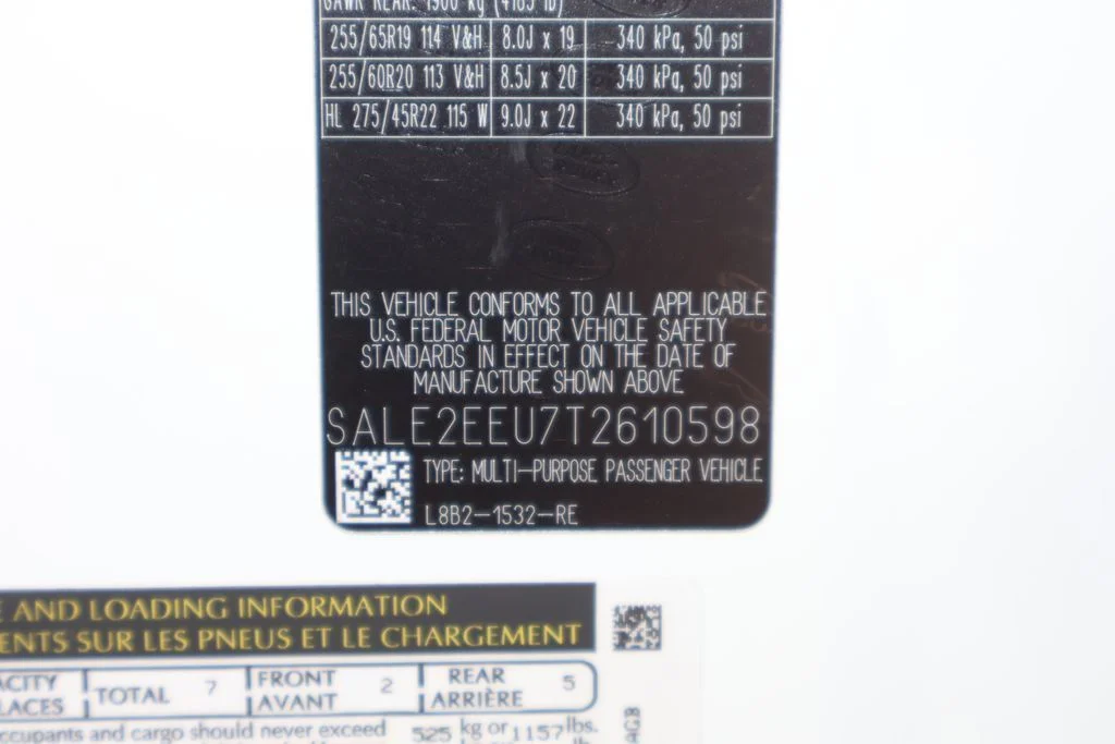 New 2026 Fuji White Land Rover X-Dynamic SE image 28