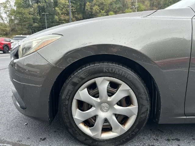 Used 2016 Silver Mazda i Sport image 17