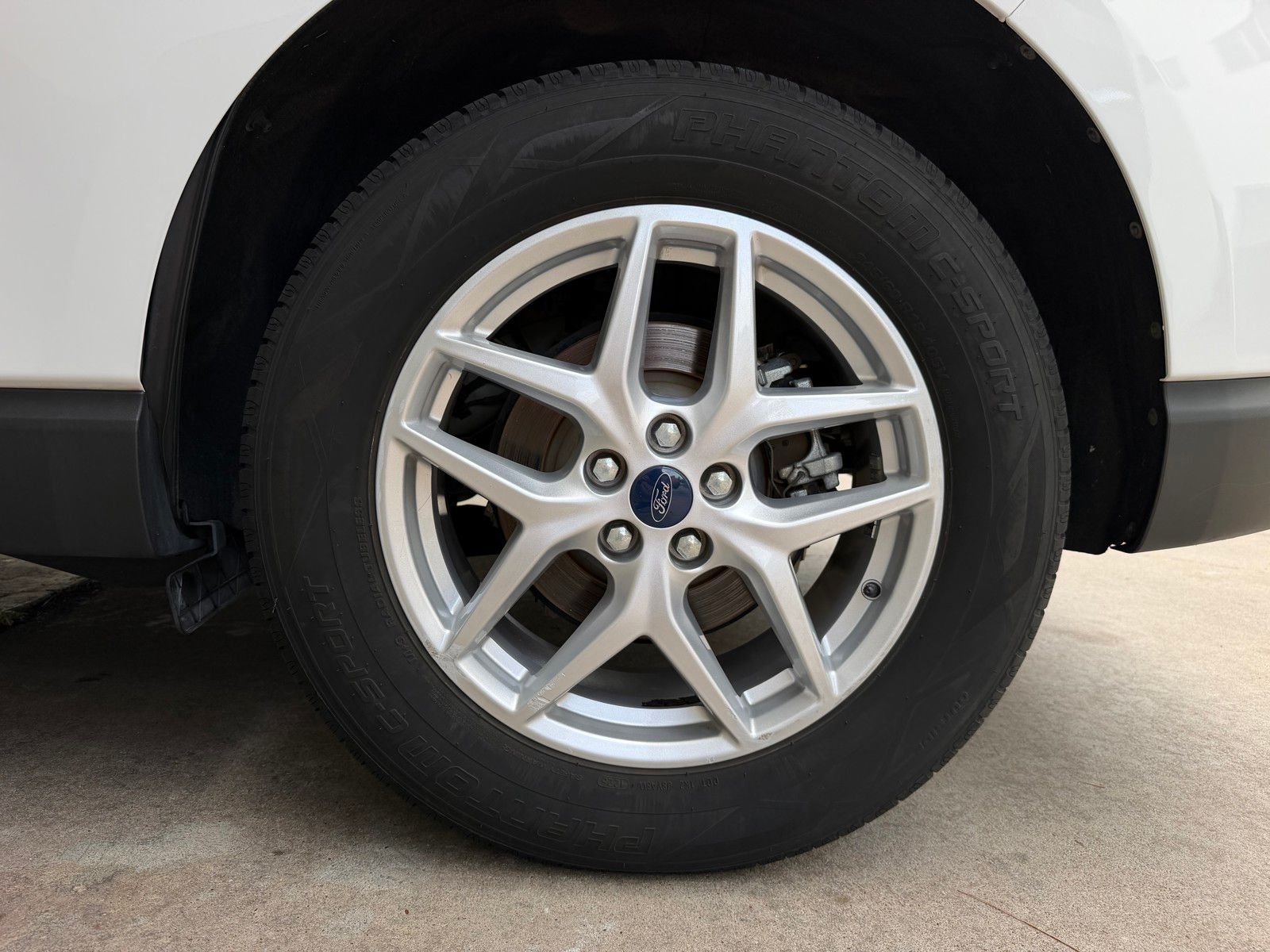 Used 2020 White Ford SEL image 24