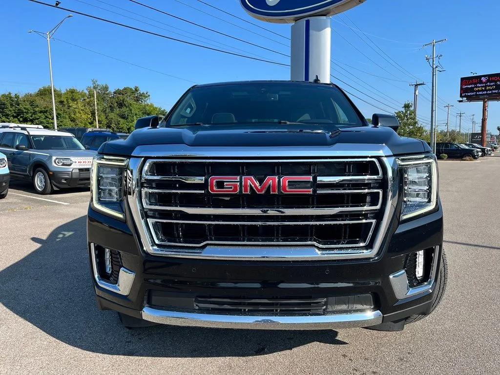 Used 2022 Black GMC SLT image 2