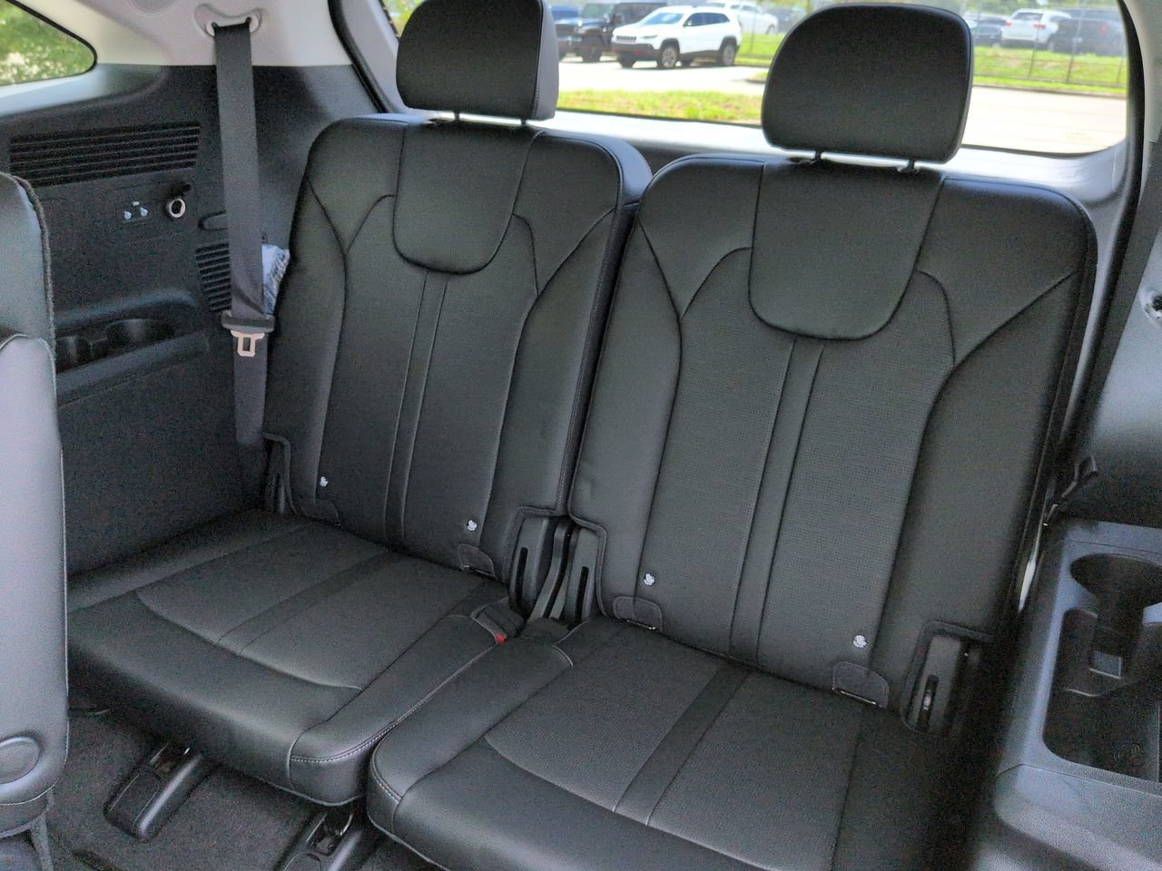New 2026 Glacial White Pearl Kia EX image 16