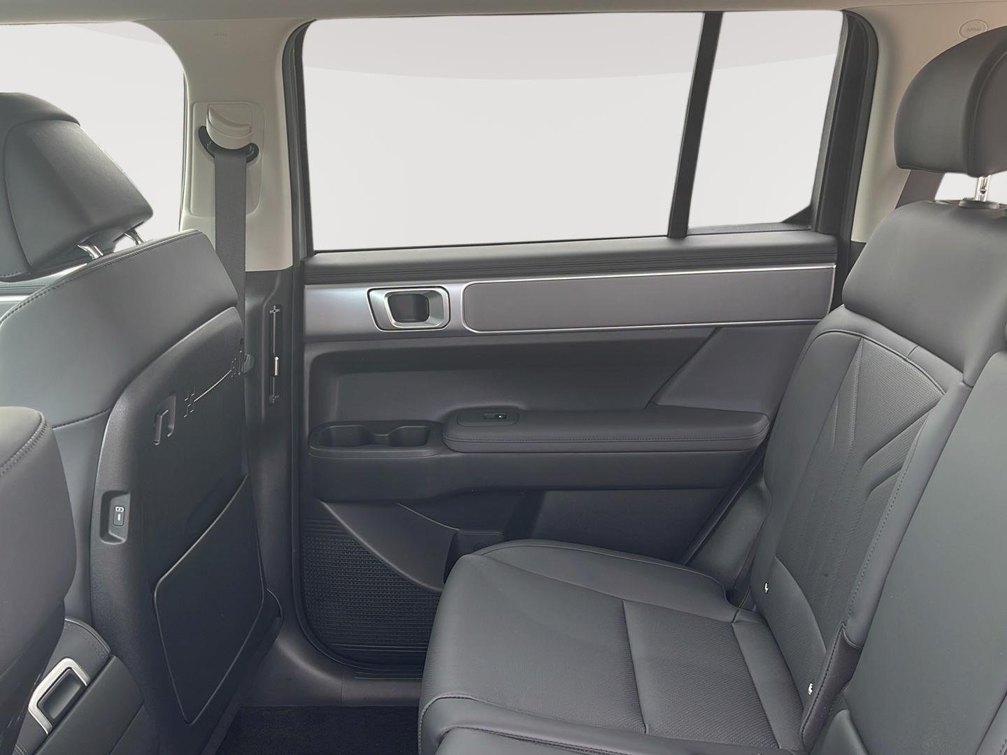 New 2026 Shimmering Silver Hyundai SEL AWD image 13