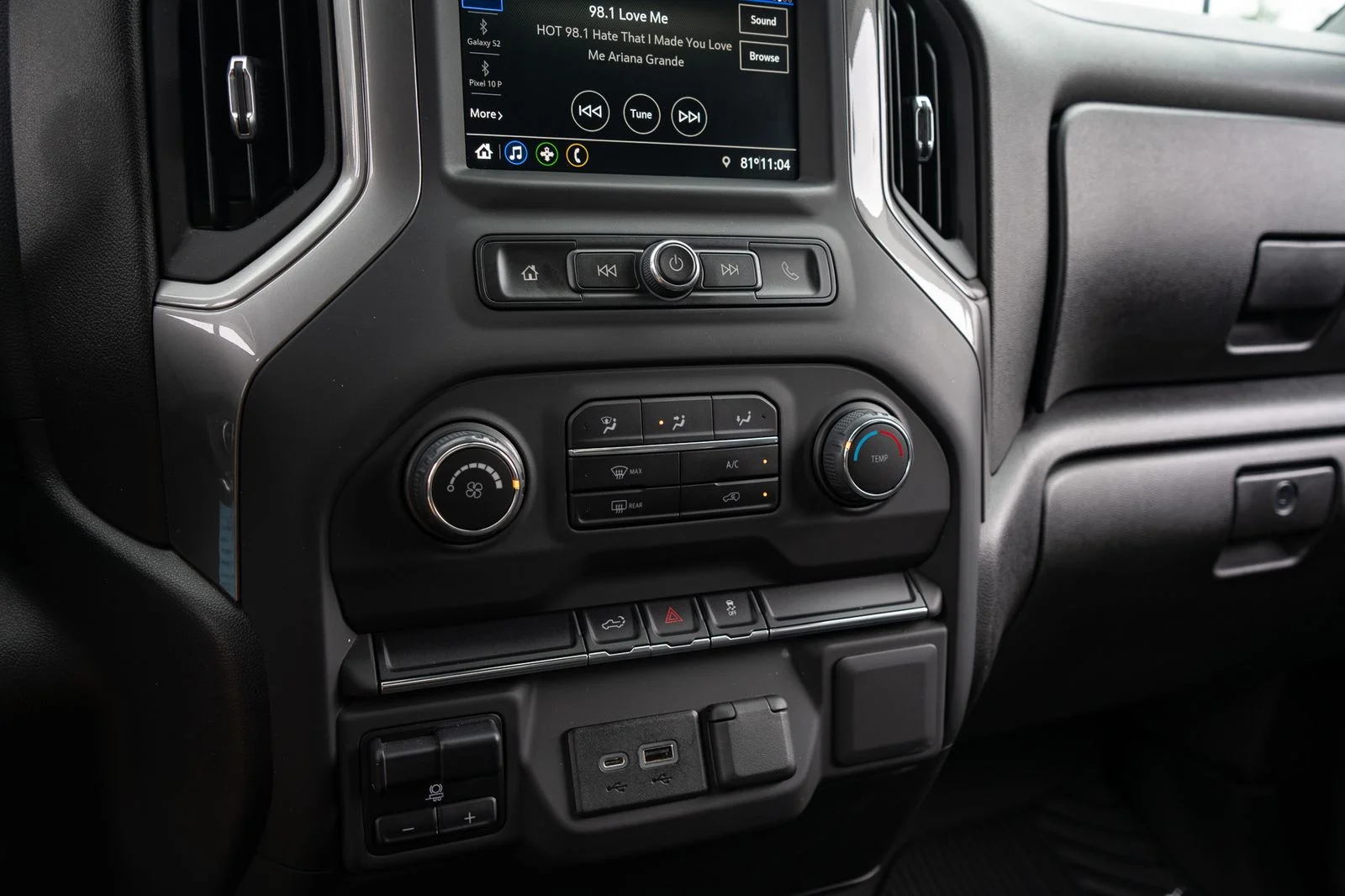 Used 2022 White Chevrolet Custom image 25