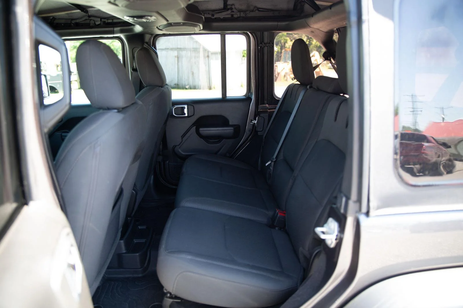 Used 2023 Granite Crystal Metallic Clearcoat Jeep SW image 21