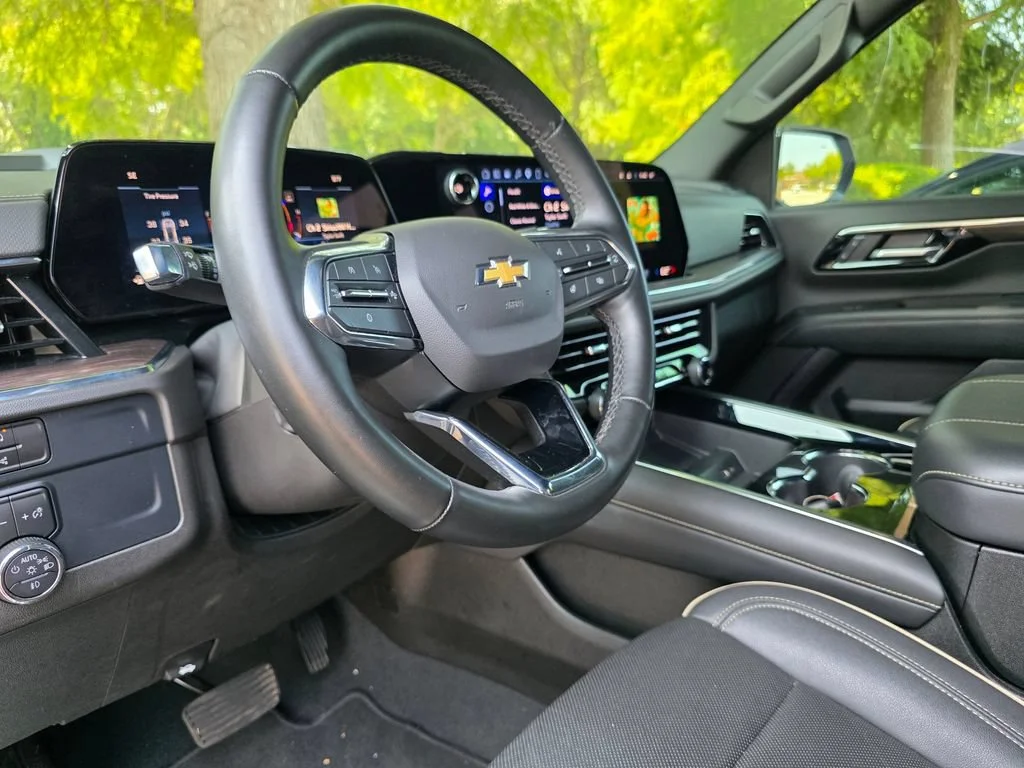 Used 2025 Sterling Gray Metallic Chevrolet Premier image 14
